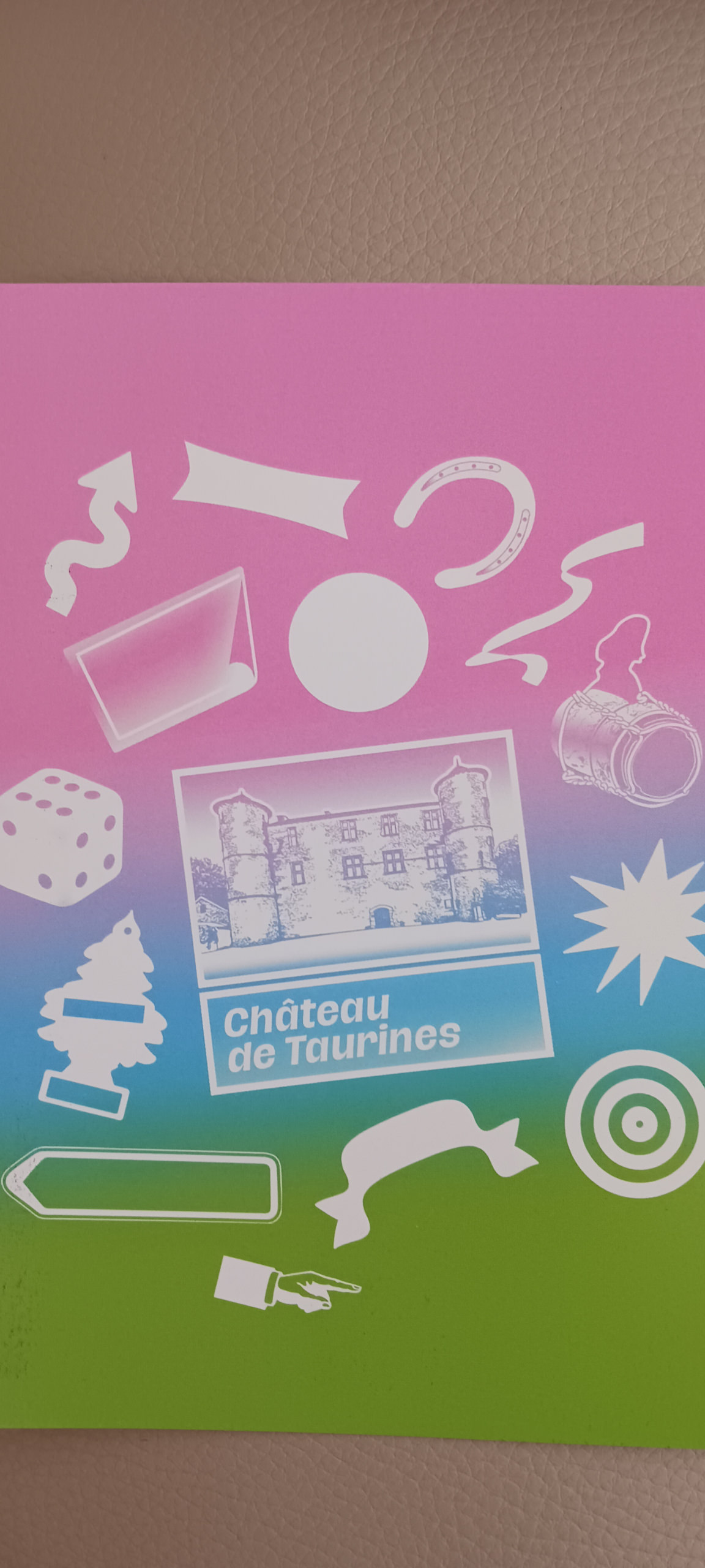 Lire la suite à propos de l’article EXPOSITION D’ART CONTEMPORAIN AU CHÂTEAU DE TAURINES